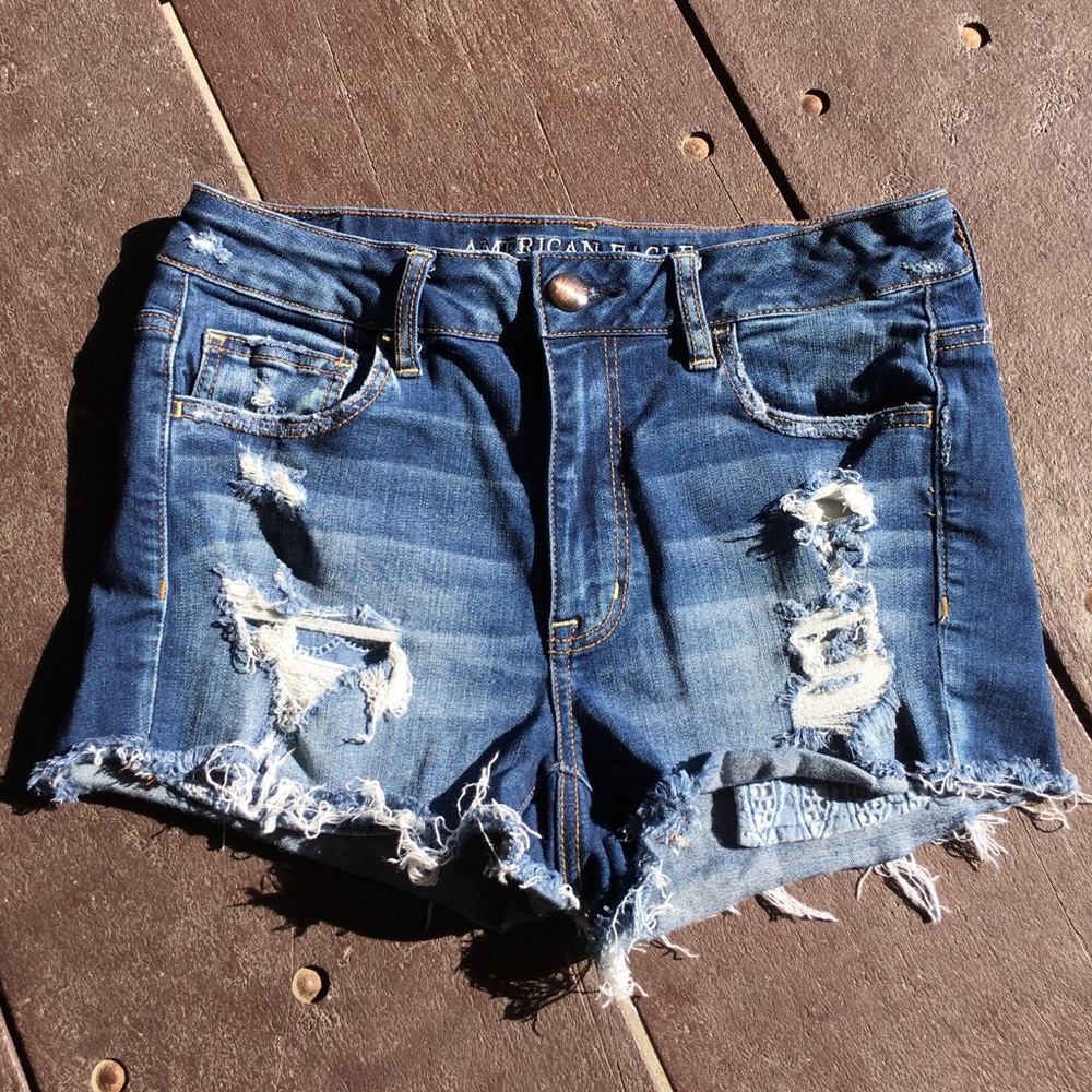 AMERICAN EAGLE SHORTS DENIM 10 CUT OFFS SEXY WOMEN